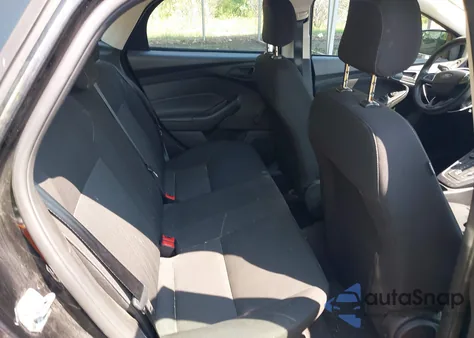 2017 Ford Focus S z USA, uszkodzony, nr VIN 1FADP3E22HL307064